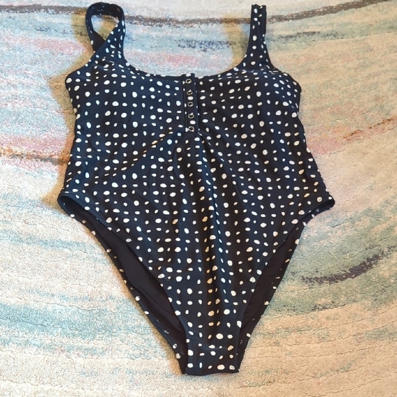 Aerie Swim One Piece Women's Size XL Snap Buttons At Front Black White Design - Picture 1 of 9